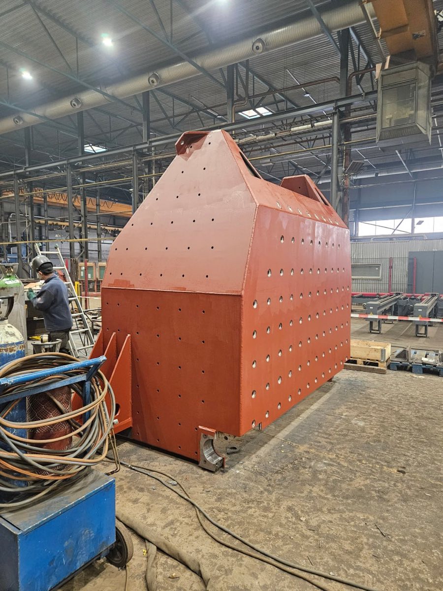 Heavy steel fabrication